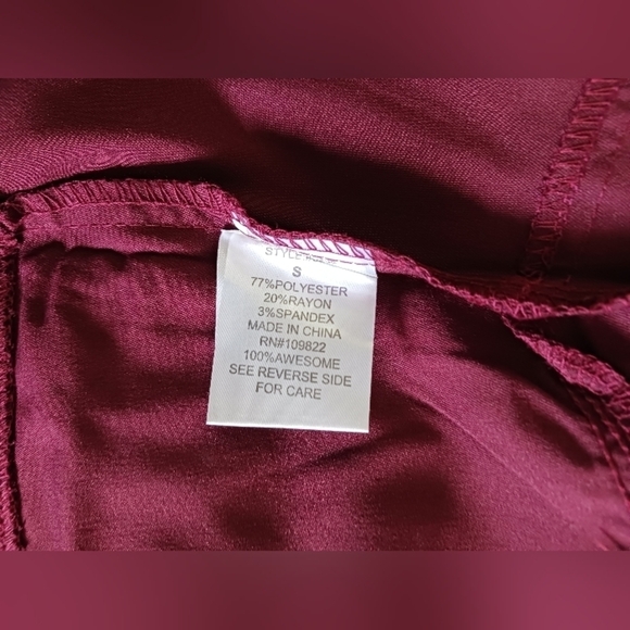 Natural Uniforms Modern Fit Burgundy Scrub Jacket Size Small - Picture 6 of 9